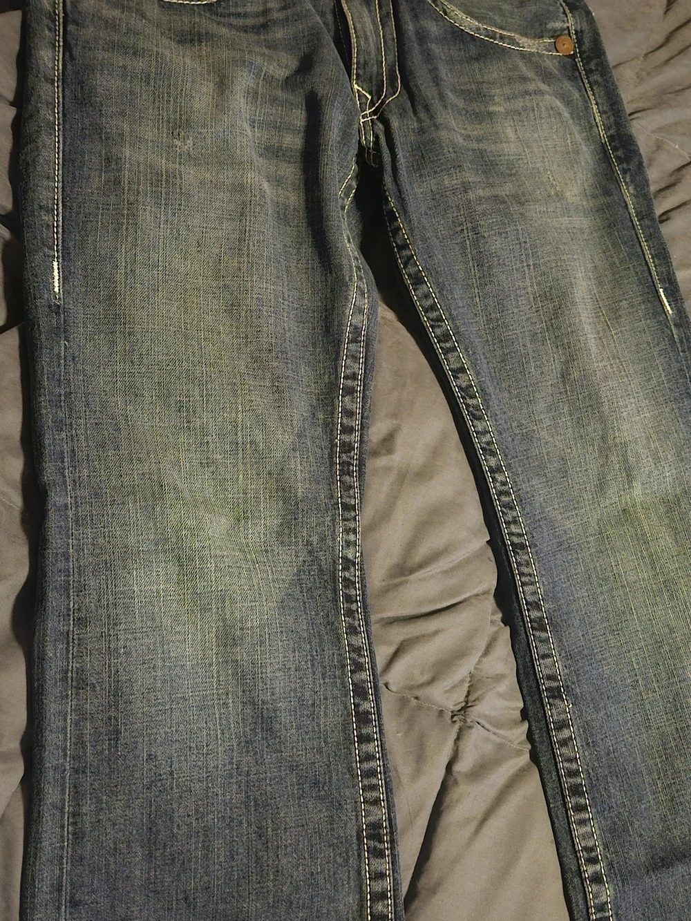 True Religion Mens Billy Dark Blue Bootcut Jeans with Signature Pocket Stitching